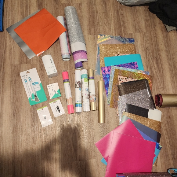 Circut bundle - Picture 7 of 12